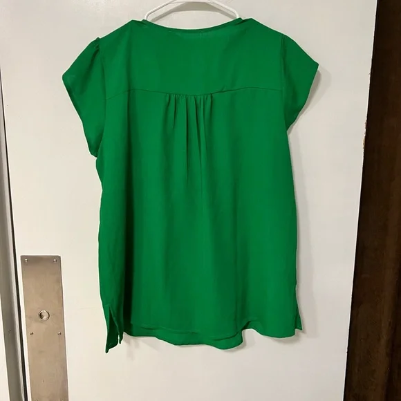 Savannah Green Floral Embroidered Top - Picture 3 of 4